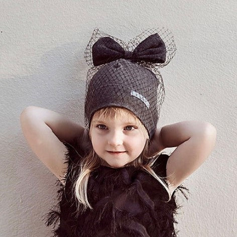 Extremely stylish beanie with a tulle FASHIONISTA