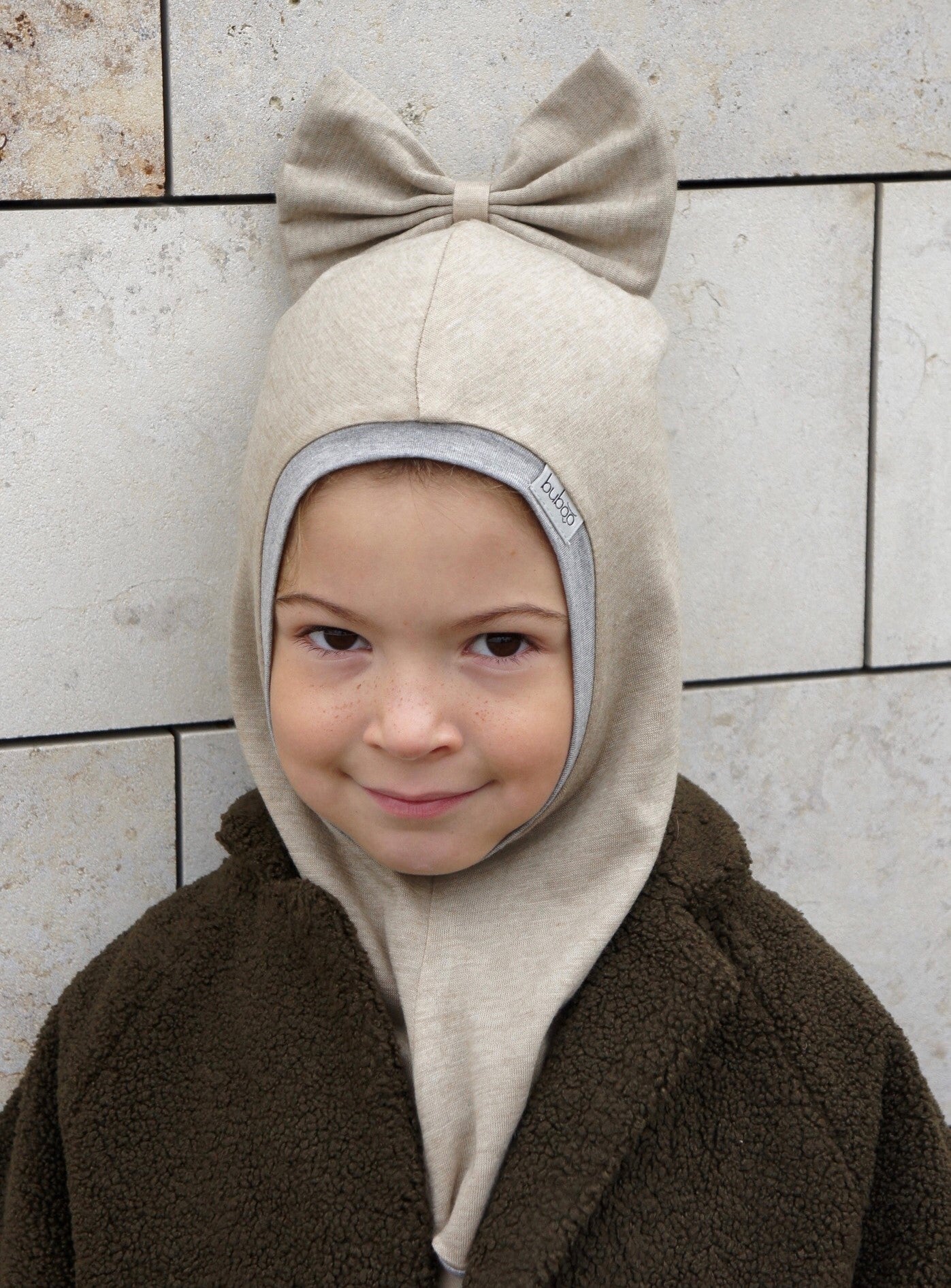 Pavasario/rudens vaikiškas šalmukas FASHIONISTA smėlis