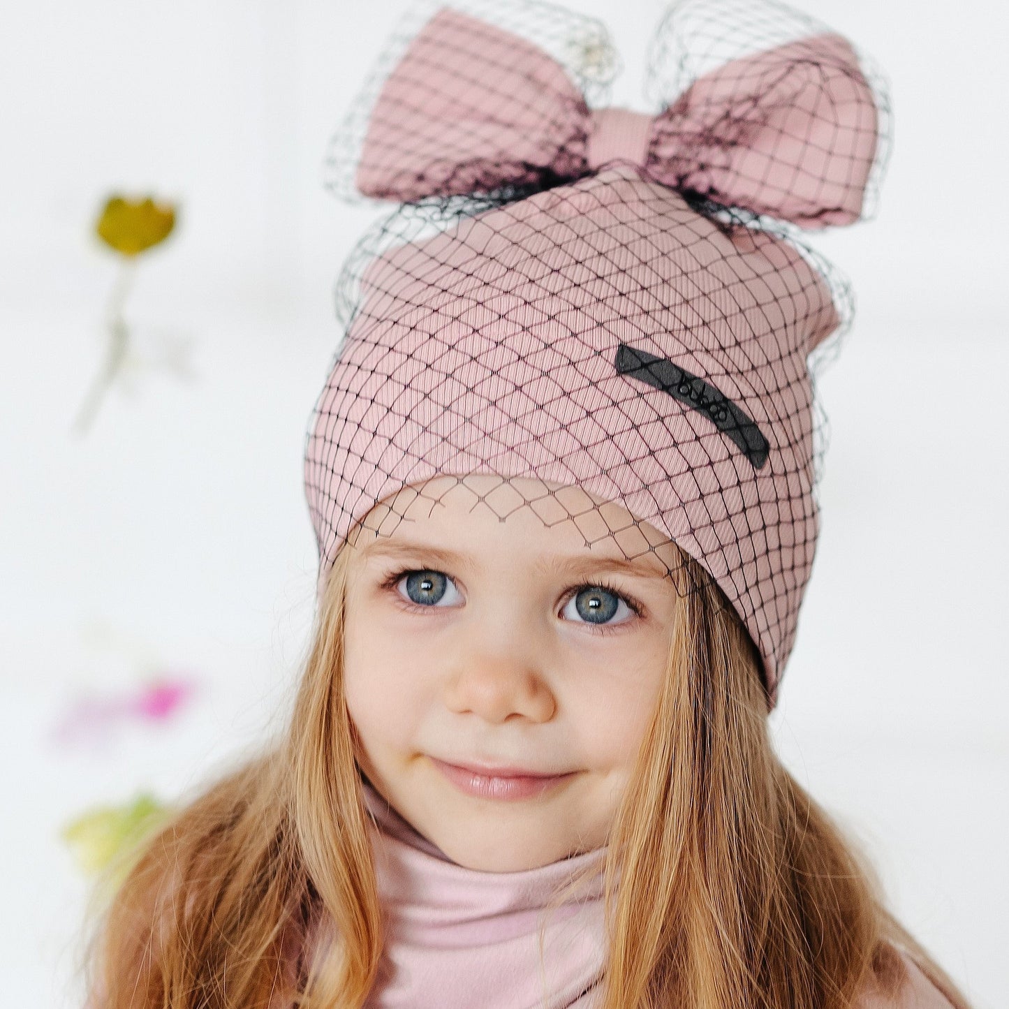 Extremely stylish girl doublelayered beanie FASHIONISTA powder with a black tulle