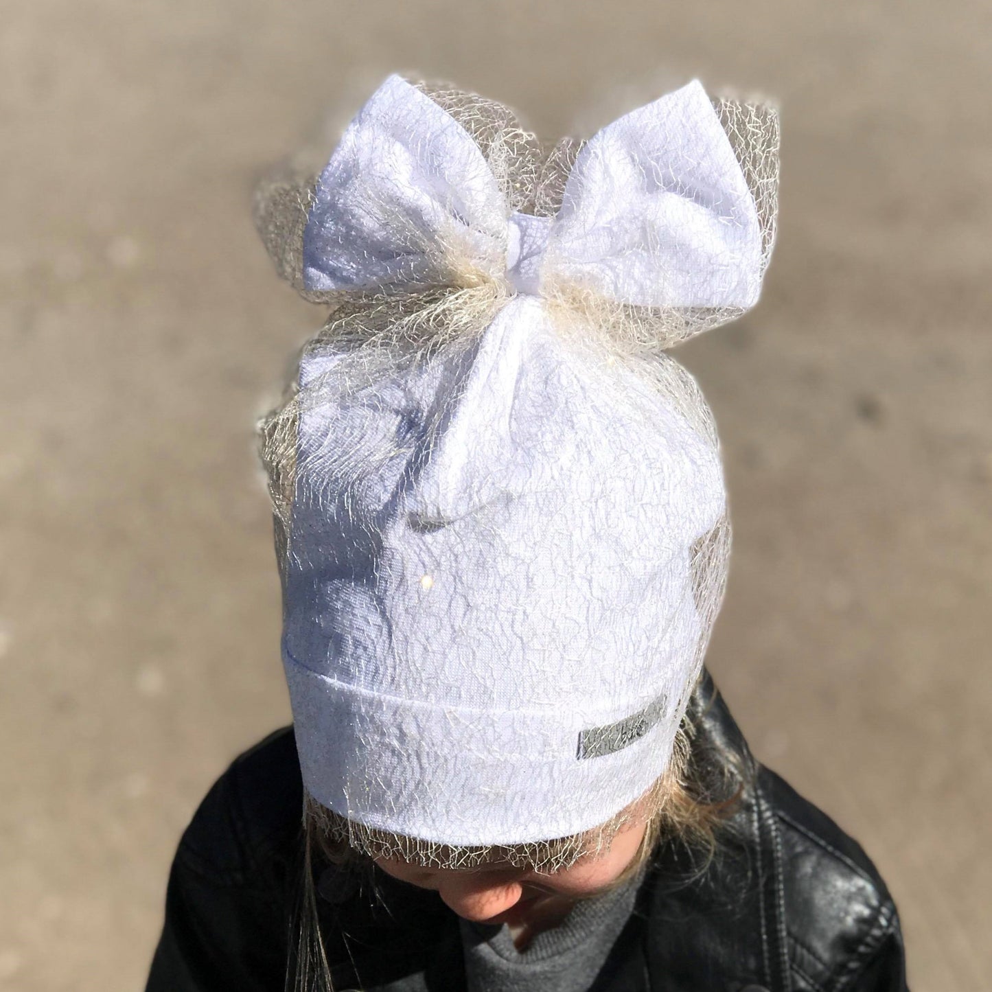Extremely stylish girl beanie with a tulle FASHIONISTA white/golden