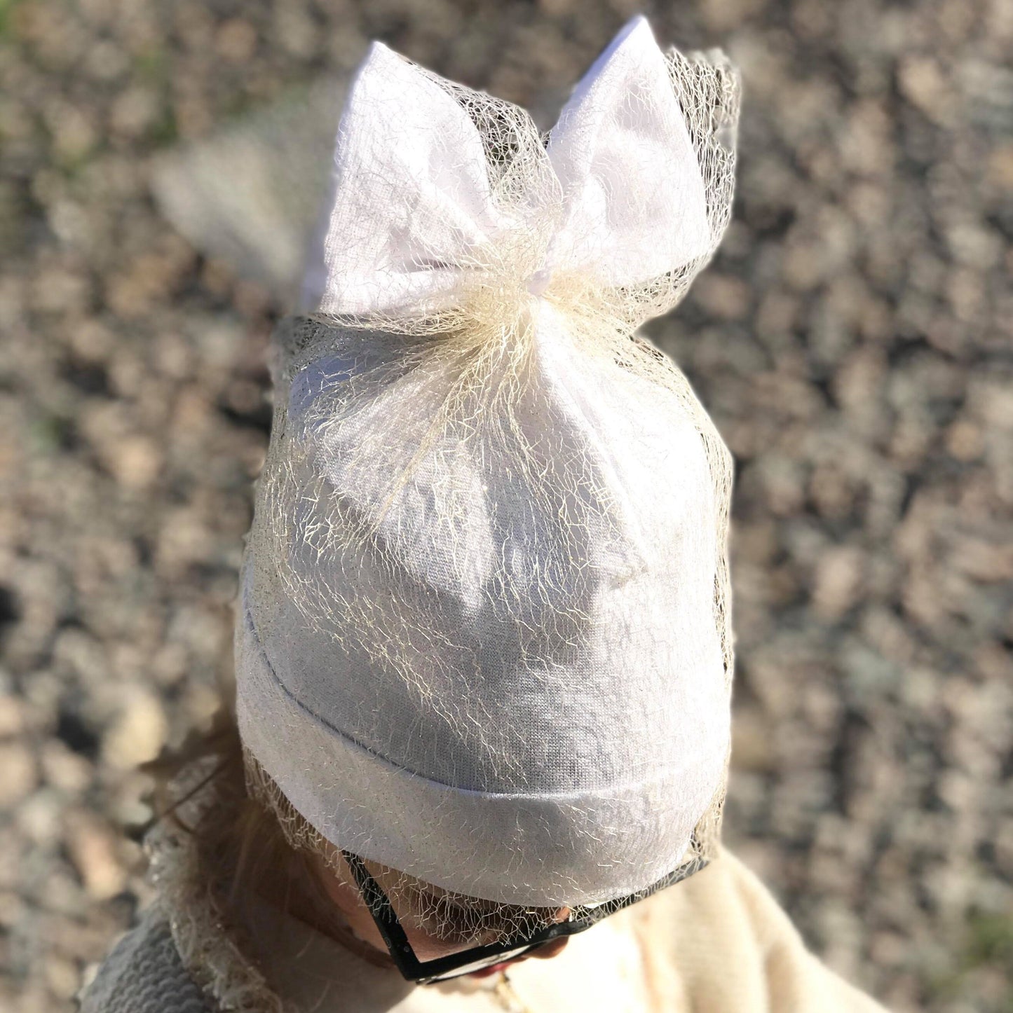 Extremely stylish girl beanie with a tulle FASHIONISTA white/golden