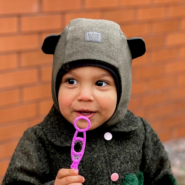 Vaikiška kepurė šalmukas pavasariui / rudeniui / žiemai Bear BUBOO luxury chaki