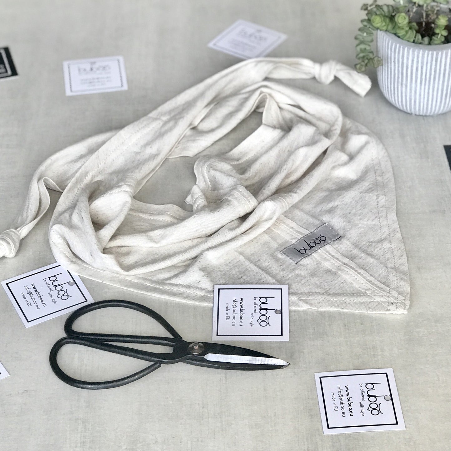 Kids' Spring & Summer Scarf UPSIDEDOWN milk foam – Soft, Breathable, Triangle Design