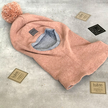 Vaikiškas šalmukas rudeniui žiemai pavasariui BUBOO luxury su bumbulu - Pelenų rožė