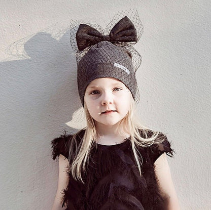 Extremely stylish beanie with a tulle FASHIONISTA