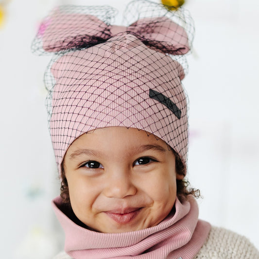 Extremely stylish girl doublelayered beanie FASHIONISTA powder with a black tulle