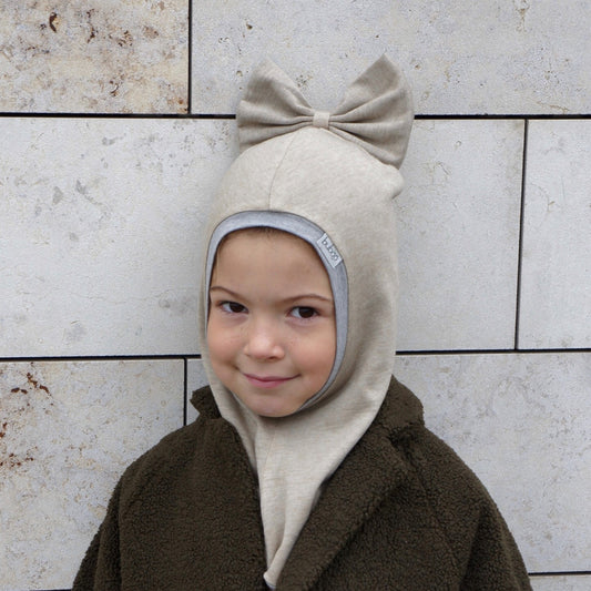 Pavasario/rudens vaikiškas šalmukas FASHIONISTA smėlis