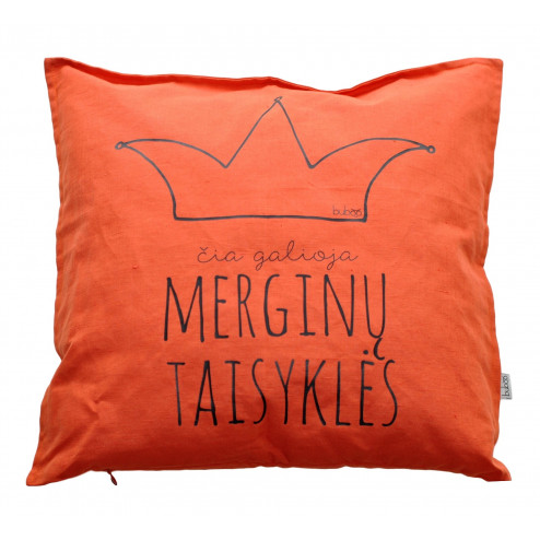 Interior pillow with print ČIA GALIOJA MERGINŲ TAISYKLĖS, orange